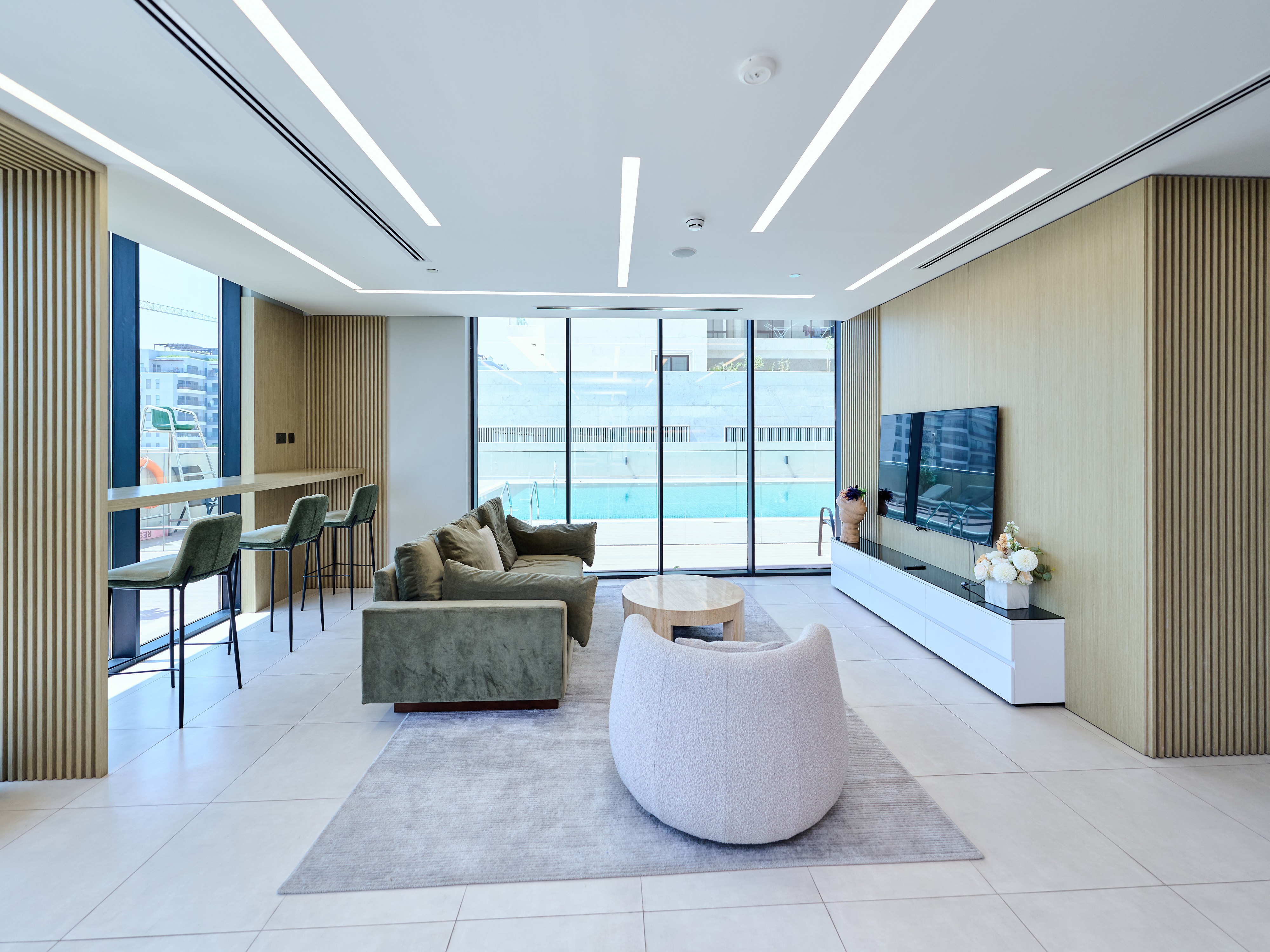 VACANT | NEAR METRO | FULLY FURNISHED