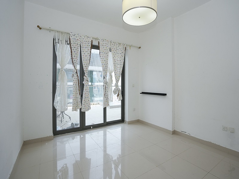 Vacant | Chiller Free | 1 BHK With Balcony