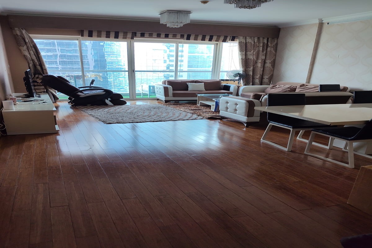 Large 2BR With Maids� Room | Vacant | Furnished