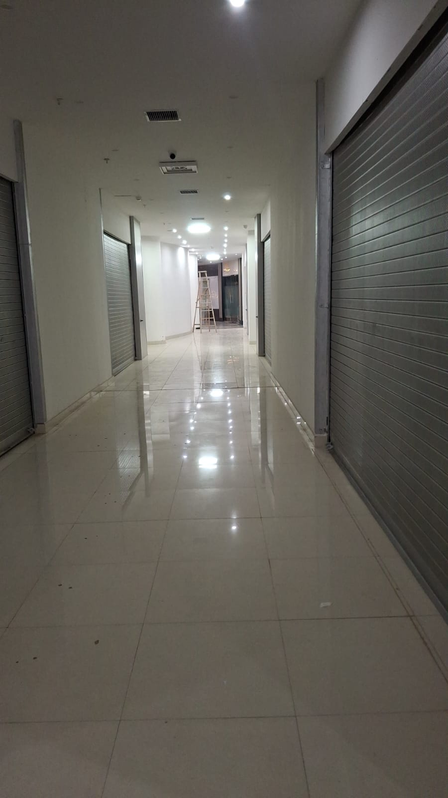 "93 Avenue Mall,  Kalubai Chowk, Solapur Highway, Fatima Nagar"