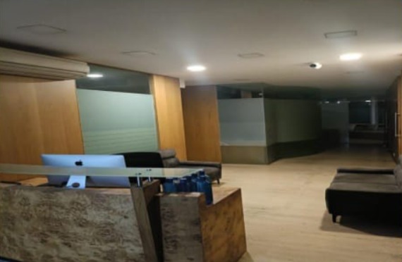 Linking Road, Khar West