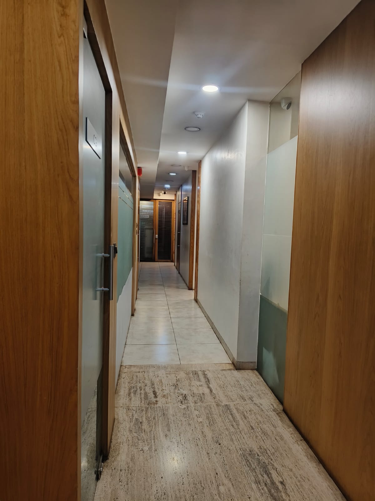Linking Road, Khar West