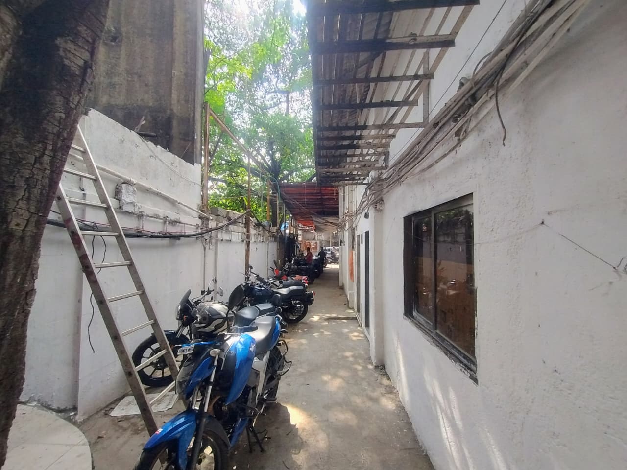 BDD Chawl,Lower parel west