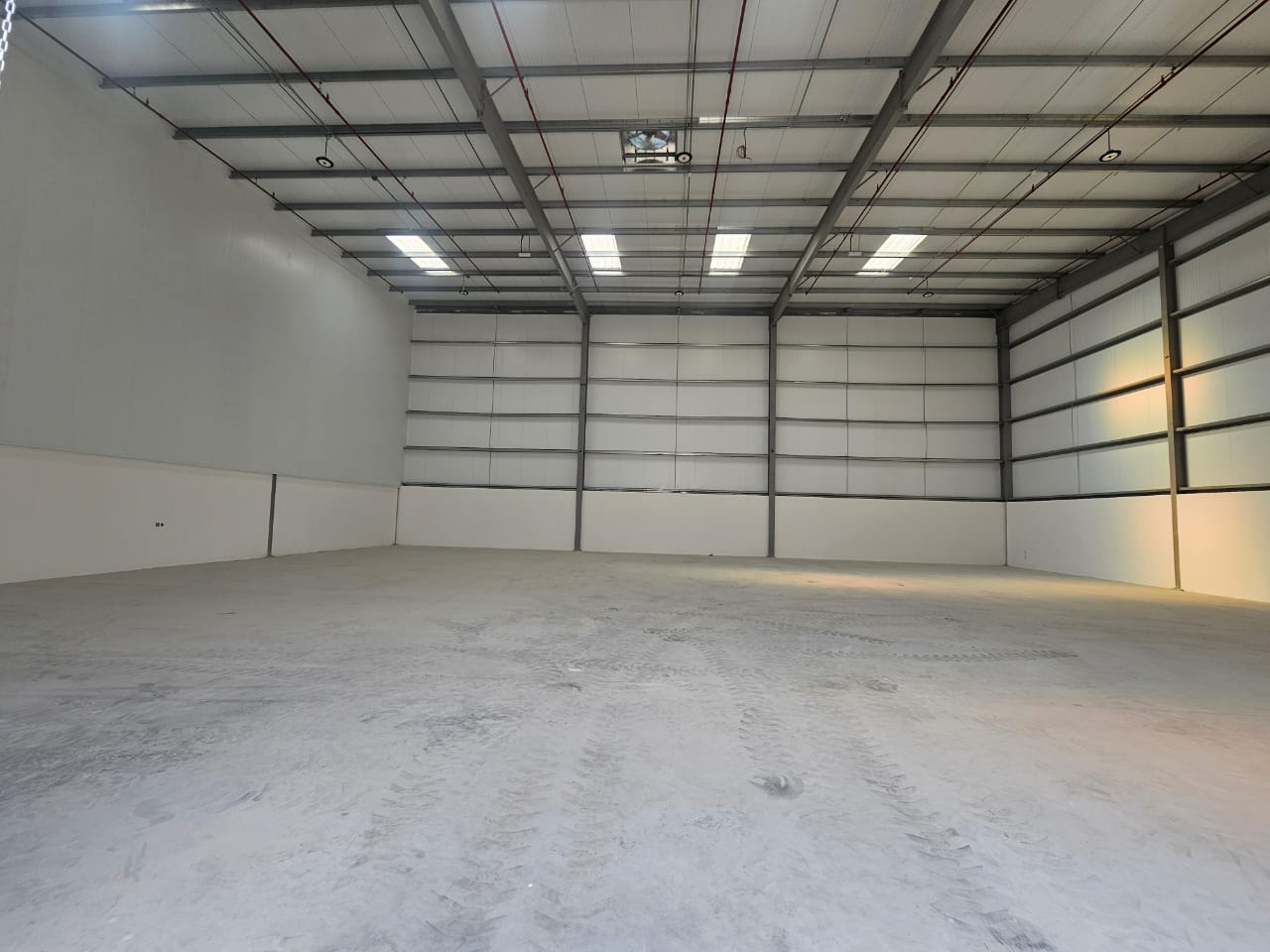 Spacious Warehouse | High Power | 10.5m Height   