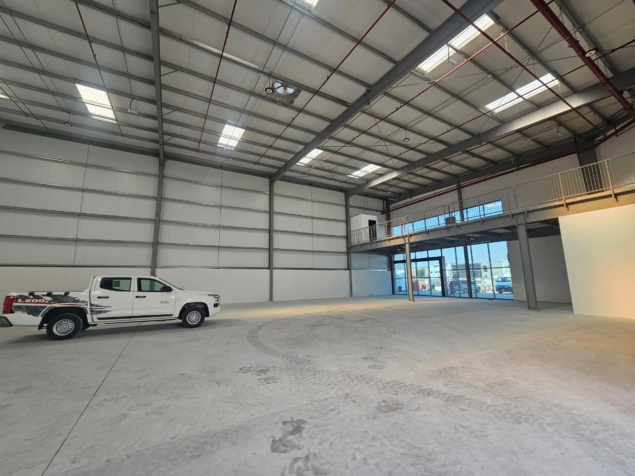 Spacious Warehouse | High Power | 10.5m Height