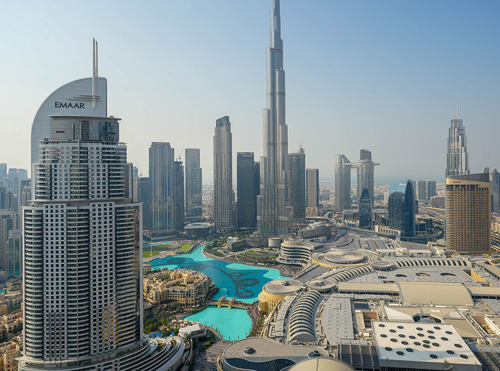 Full Burj Khalifa View | Well maintained | 2BR | Corner