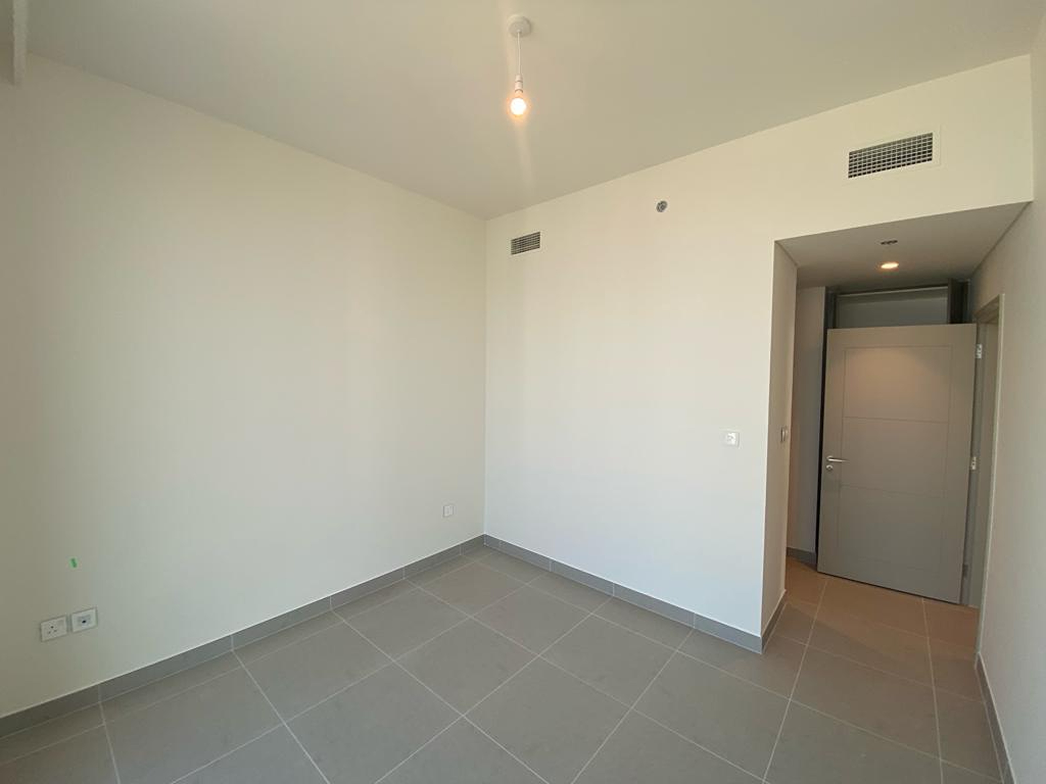 Side Image 2