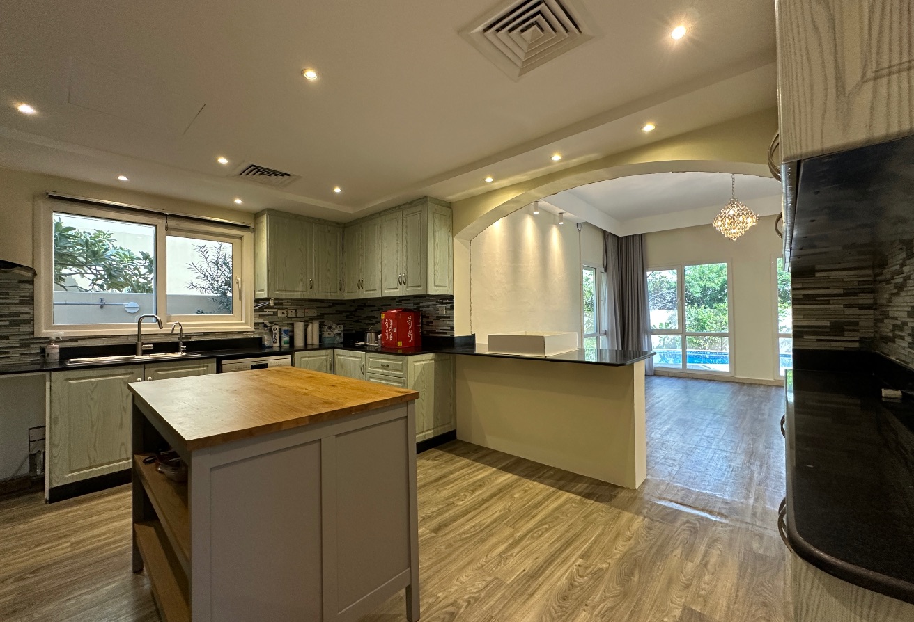 Meadows — Upgraded | Private Pool | Huge Villa | Near shops