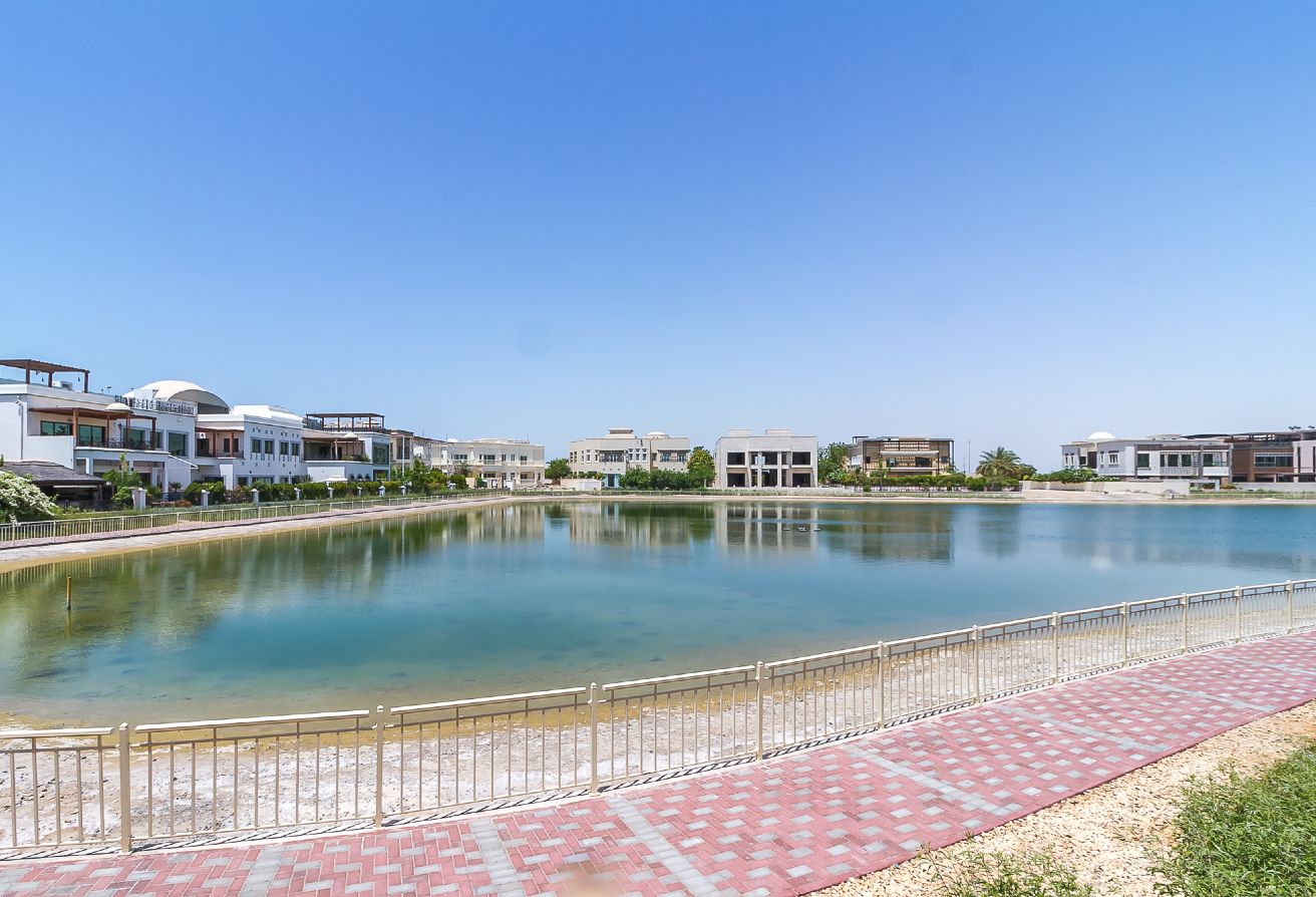 Emirates Hills 22