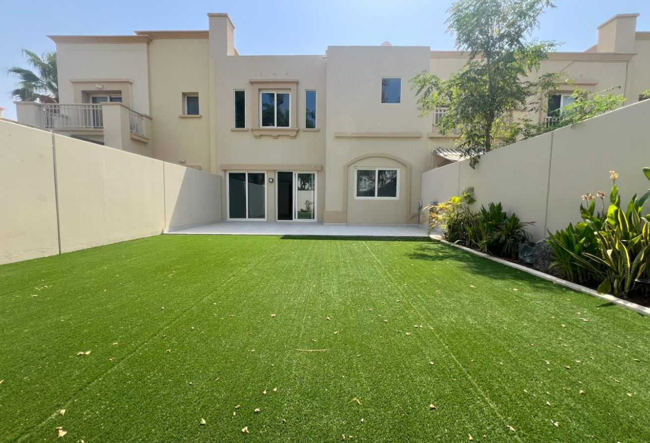 The Springs — FULLY RENOVATED | VACANT | SINGLE ROW