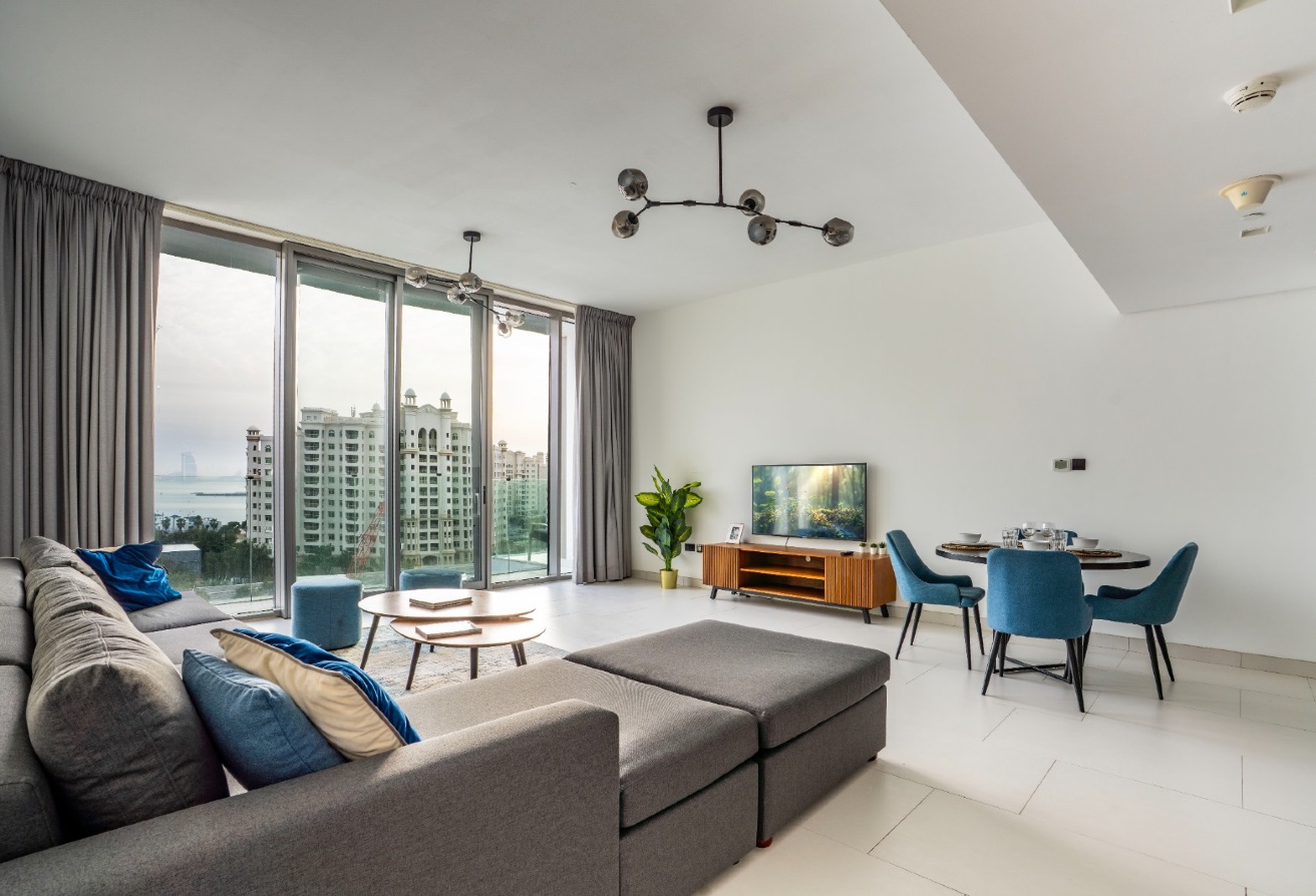 Palm Jumeirah — Modern/Furnished/Steps from West Beach and Beach!