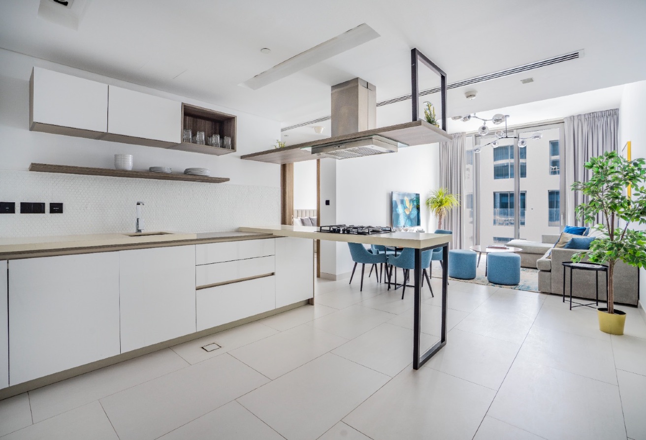 Palm Jumeirah — Modern/Furnished/Steps from West Beach and Beach!