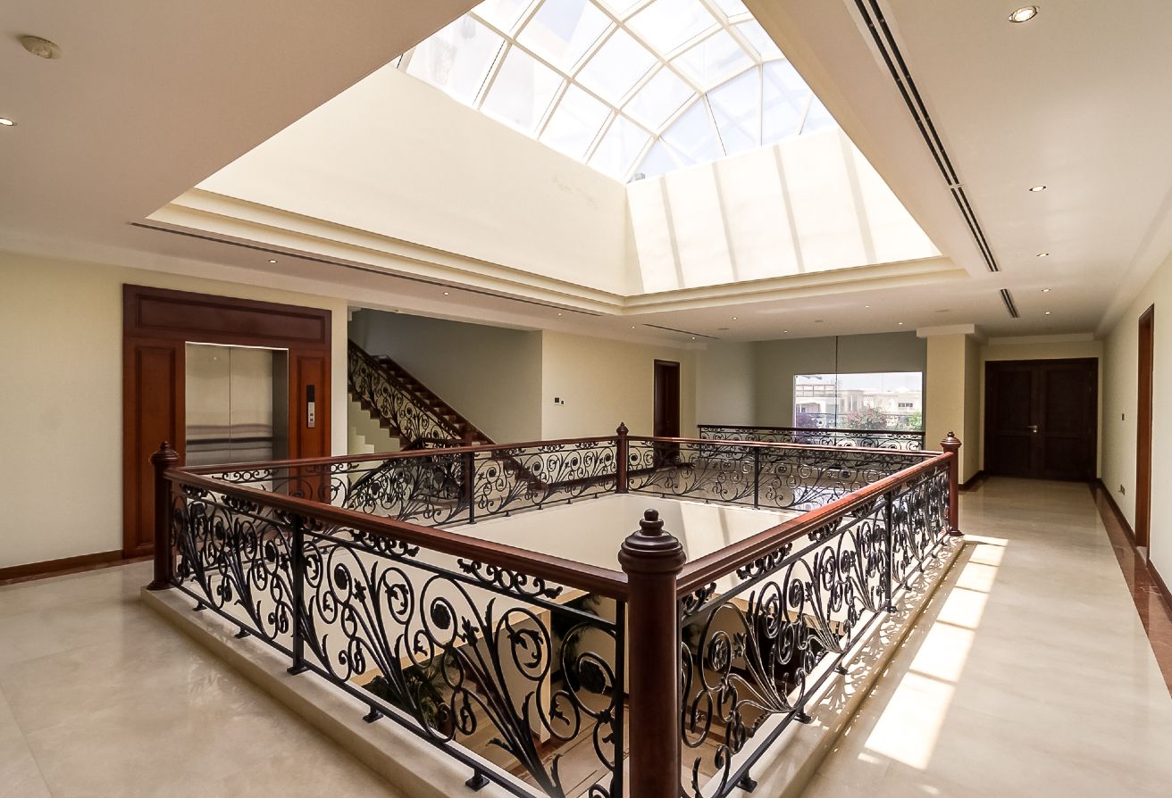 Emirates Hills 12