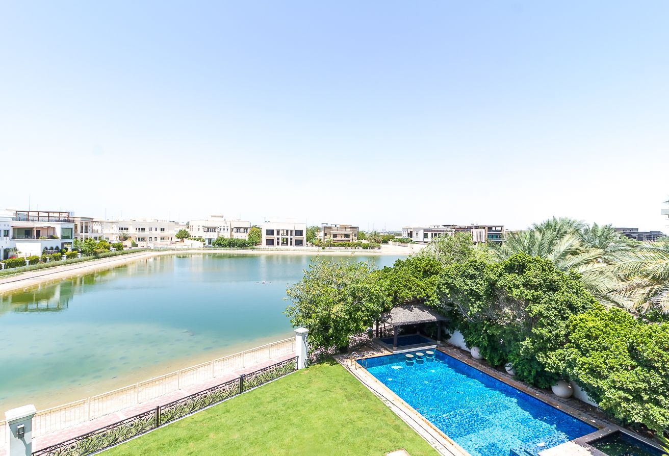 Emirates Hills 19