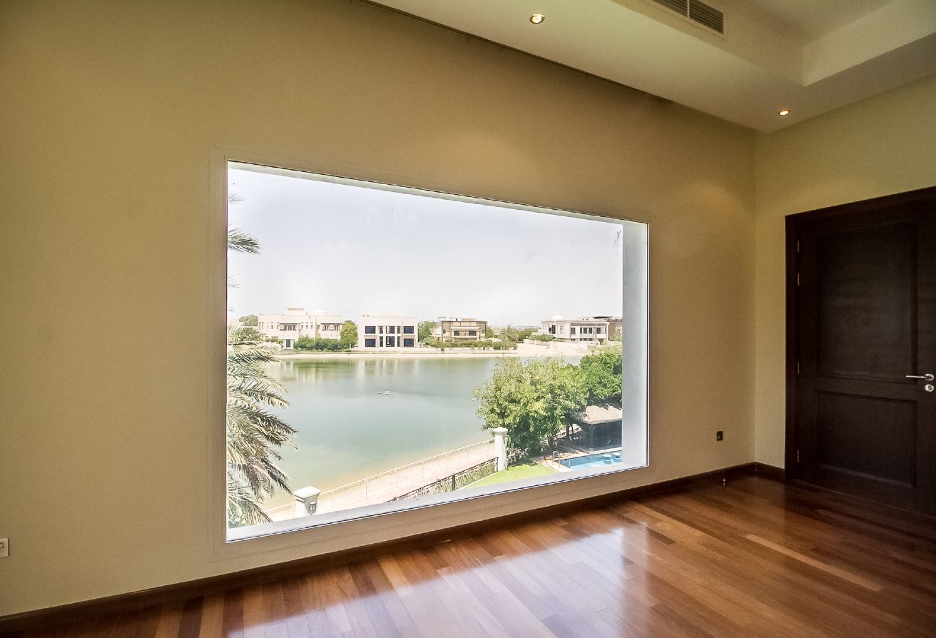 Emirates Hills 13