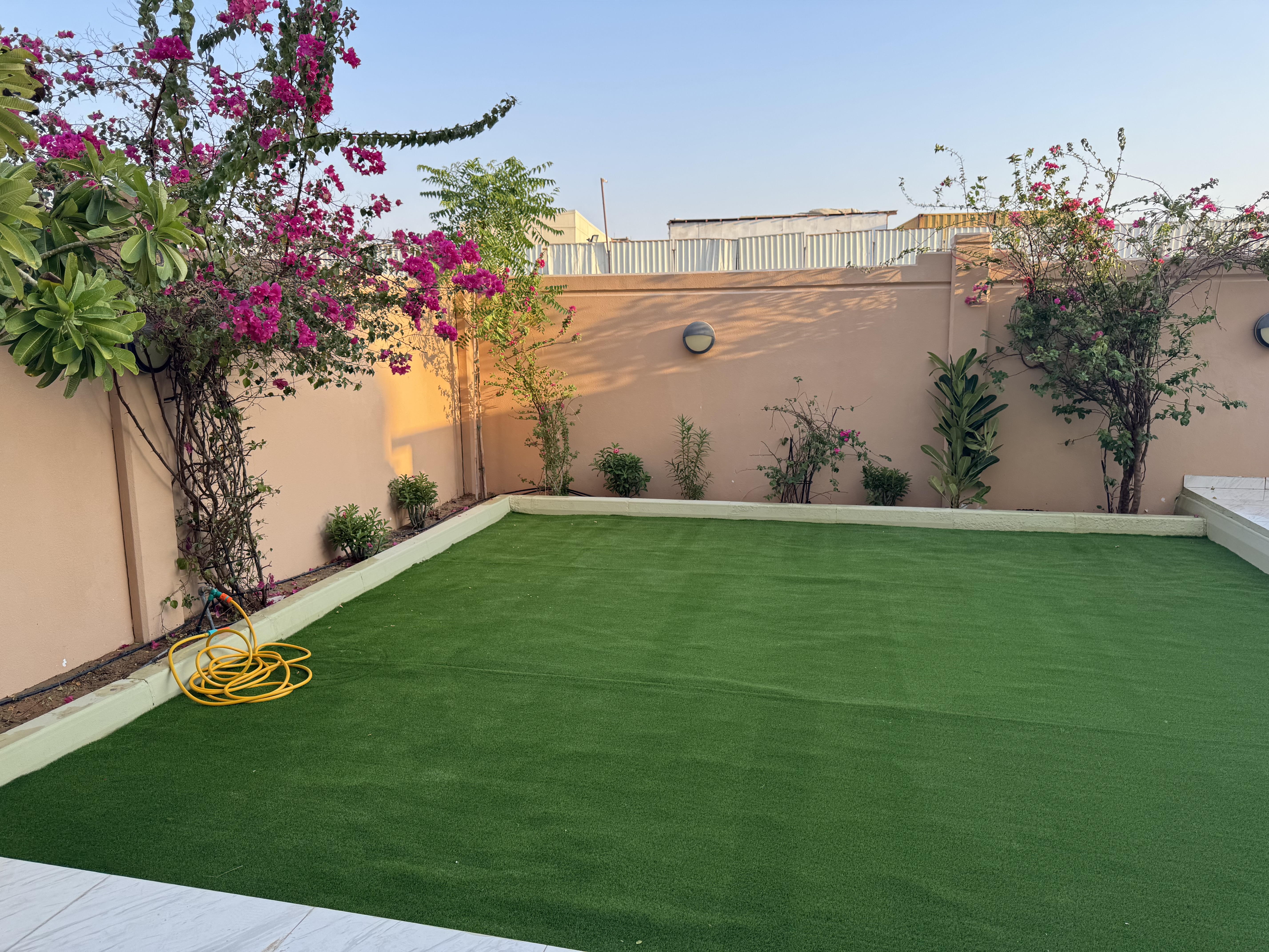 Well-maintain | vacant |4BHK +Maid room